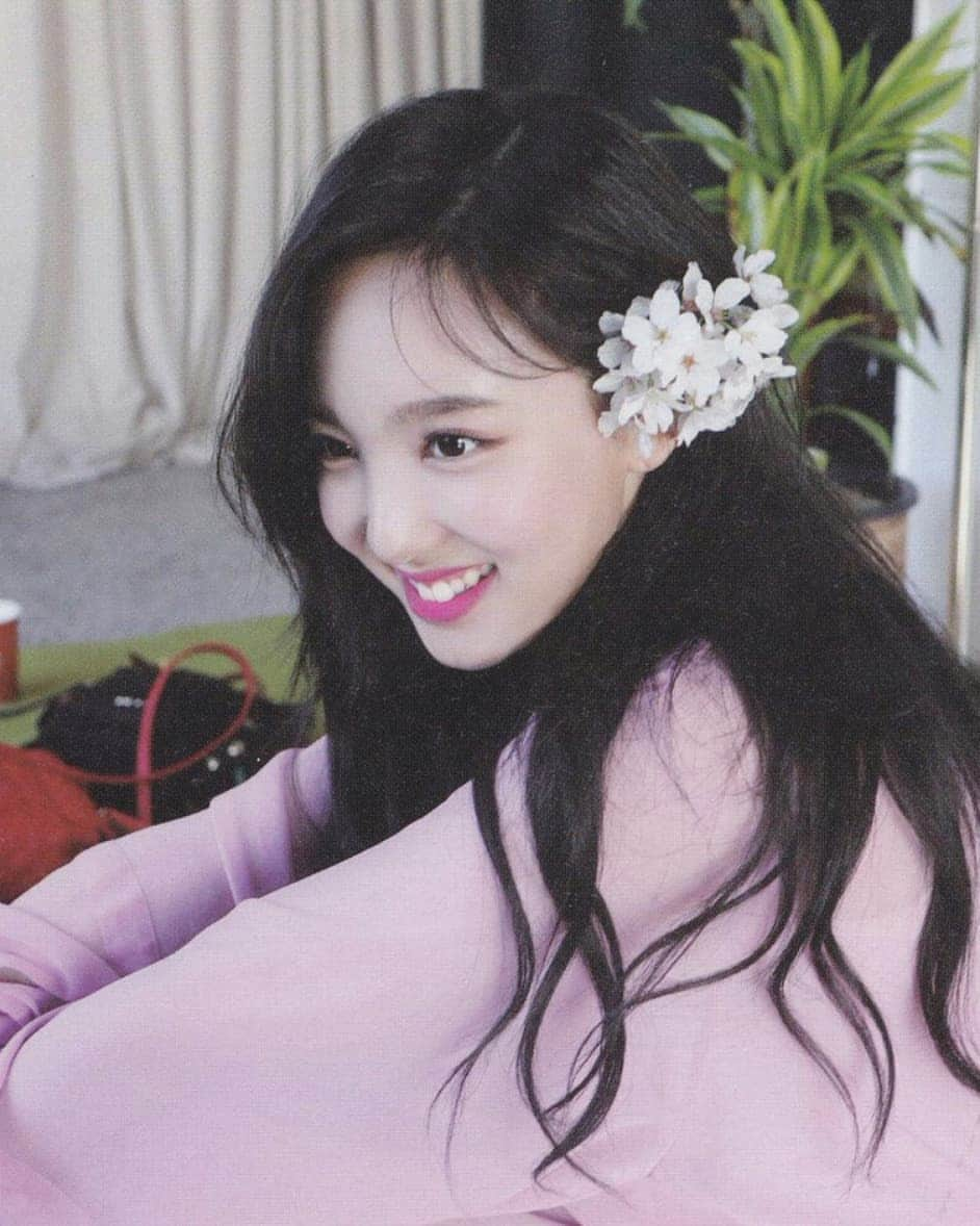 ナヨンさんのインスタグラム写真 - (ナヨンInstagram)「🐰 [Scan] Jihyo's Photobook 2 - It's almost weekend 🙌🙆 #TWICE #트와이스 #NAYEON #나연」12月7日 8時21分 - twicenayeon