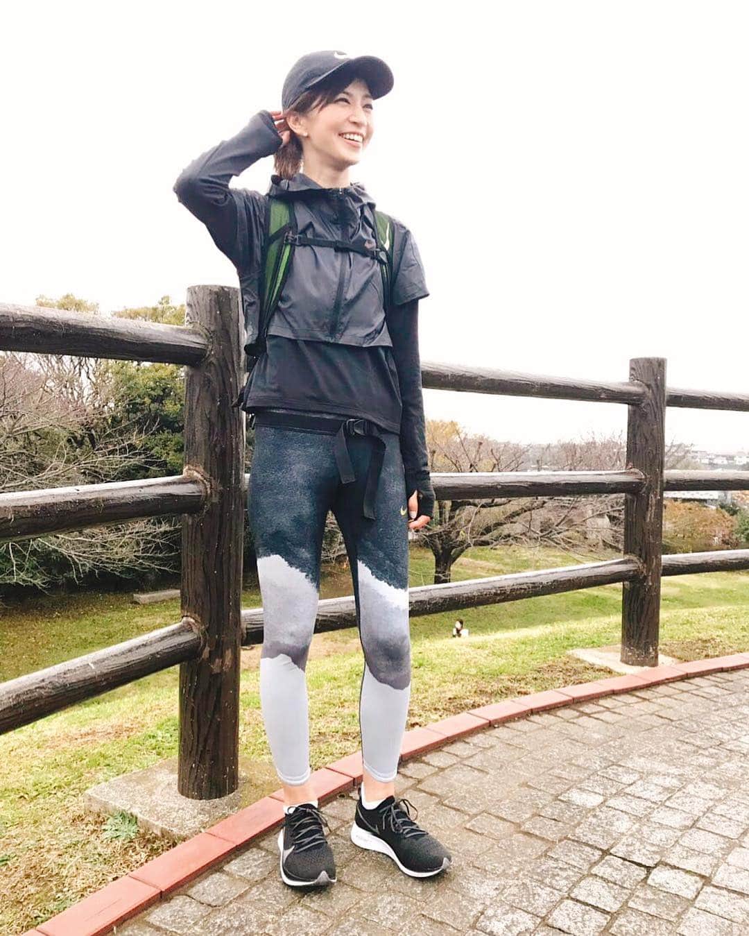 安田美沙子さんのインスタグラム写真 - (安田美沙子Instagram)「昨日は、走るロケでした！ ここ最近は、走りたくてウズウズしていたから。。走れて嬉しかった❤️ 途中から雨も上がり、スタッフの皆さんと気持ち良くラン🏃‍♂️出来ました✨  明日は「旅サラダ」生放送なので既に大阪におります🚅  終わったらイベントが東京であります💕 ぜひ遊びに来てくださいなぁ❤️ . . .  12/8(土) ABC「朝だ！生です旅サラダ」(生)8:00〜9:30 . . トークイベント❤️ 12月8日土曜 老舗寝具メーカー #東京西川 さんで 数々のアスリートなどに睡眠のアドバイスも行う スリープマイスターさんと 「ママと子どもの快眠について」のトークショーをさせていただきます！  子連れスポットとしても大人気の #グランツリー武蔵小杉 で行うので、ぜひお子さん連れで遊びにいらしてください！  当日は、自分にぴったりの枕が見つかる #オーダー枕 の測定イベントなんかもやっているみたい！  トークショーの参加整理券は当日会場にて11:00〜受付スタートだそうです！ お待ちしています💕  #instagood #run #shooting #nike #旅サラダ #イベント」12月7日 16時42分 - yasuda_misako