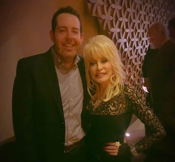 ベラミー・ヤングさんのインスタグラム写真 - (ベラミー・ヤングInstagram)「😲🤩🤯❤️🔥🥂🎉 I love you, @dollyparton 🤓 What a joy to share the evening with you!  Thank you, Sam Haskell, for inviting me along on such an unforgettable night- in a room full of folks with such beautiful hearts. I am still totally overwhelmed. 😻 More news soon as to why I got to be there, but for now, I'm just saying THANK YOU.  And WOW 😁 Love to each of you, Dolly, Sam, @jakedawg79 , @bennyvegas , #DeltaBurke, #GeraldMcCraney, #KimberlyHope, #BrianBarron, #SeanSmith, #CarterCovington, #PatrickRush, #JeffreyDrew, Steve, @mailemildrexler , & Bobby! (forgive me for not knowing everybody's last name!🤦🏻‍♀️) More soon please! ❤️💗❤️💗💗❤️💗」12月7日 11時50分 - bellamyyoung