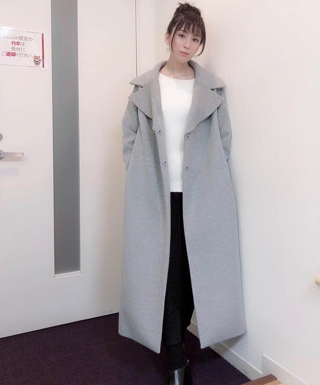 雛形あきこさんのインスタグラム写真 - (雛形あきこInstagram)「お洋服 #blackbymoussy #おだんごヘア」12月7日 12時38分 - akiko_hinagata