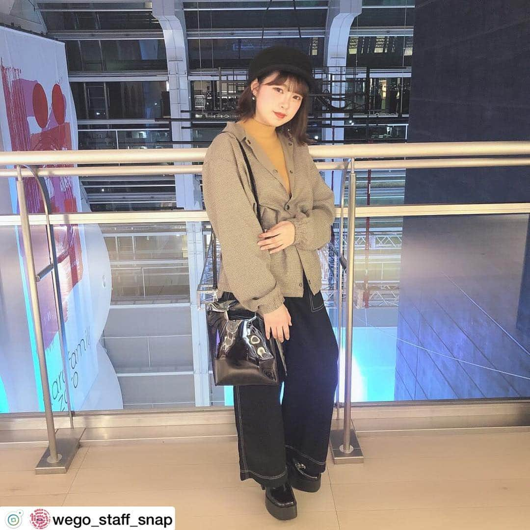 narafamily | ならファミリーさんのインスタグラム写真 - (narafamily | ならファミリーInstagram)「WEGO（4F）ならファミリー店 . 〈PIC UP ITEM〉 リブハイネックセーター ¥1,590+tax ハイウエストベイカーパンツ ¥2,990+tax ファー巾着付クリアショルダー ¥2,990+tax 厚底ベルトシューズ ¥3,990+tax . . #wego #ウィゴー #ならファミリー #ならファグラム #奈良 #wegoouter2018  #ootdfashio #instafashion #instalike #fashiongram #ニット #マスタードコーデ #ワイドパンツ #チェック #お洒落さんと繋がりたい」12月7日 13時30分 - narafa.jp