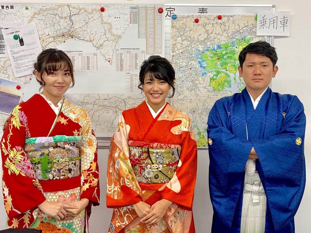 京面龍太郎のインスタグラム：「． 【1枚目】クリスマス通り越して既に正月を見据えているアナウンサー陣です。 【2枚目】その撮影の舞台裏です。 【3枚目】その撮影の舞台裏の舞台裏です。 #木岡真理奈 #福光可奈子 #久保田康祐」