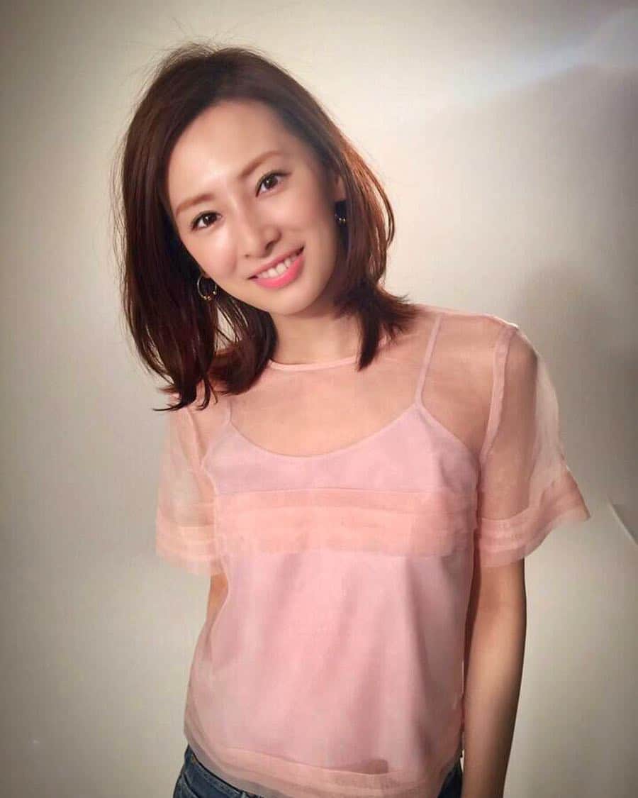 北川景子　ファンアカウントのインスタグラム：「#北川景子  #keikokitagawa  #pink  #instafashion  #instagood  #instagram」
