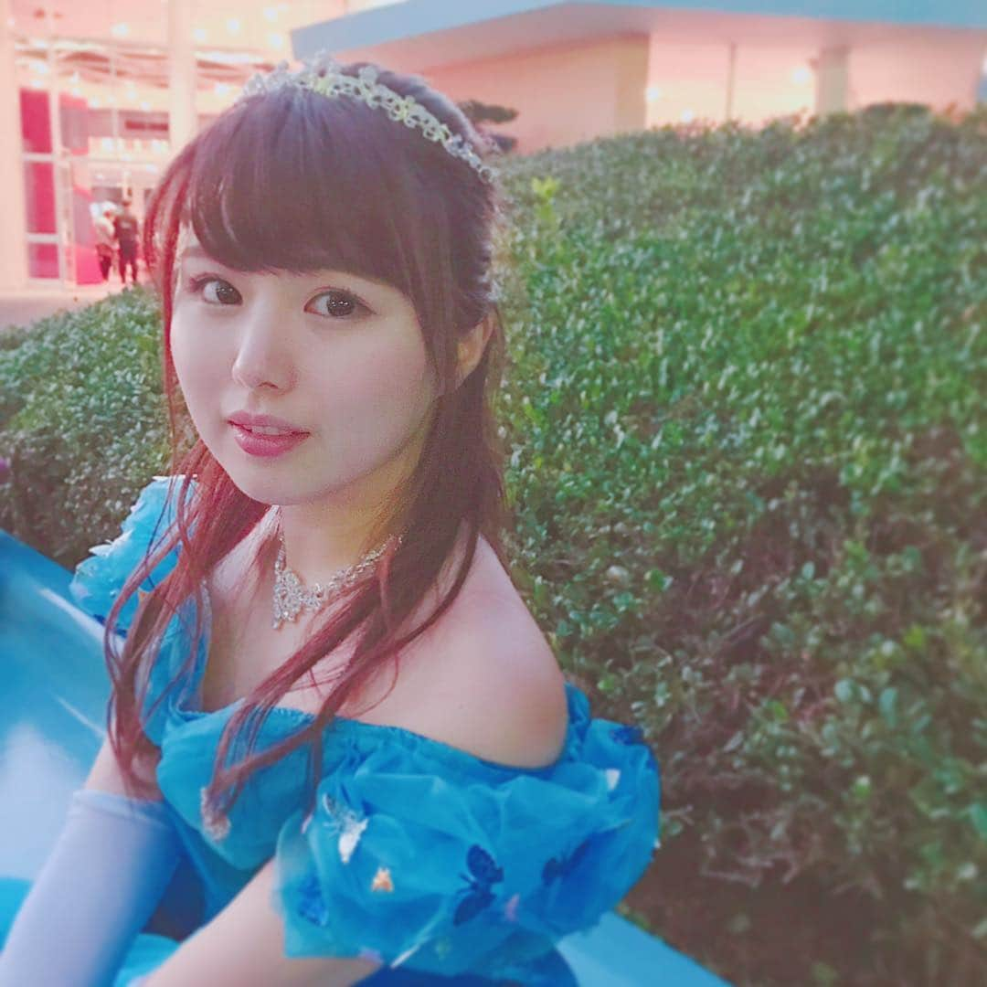 百瀬美鈴のインスタグラム：「#disney #disneyland #disneyhalloween  #halloween  #シンデレラ #dress #blue #princess」