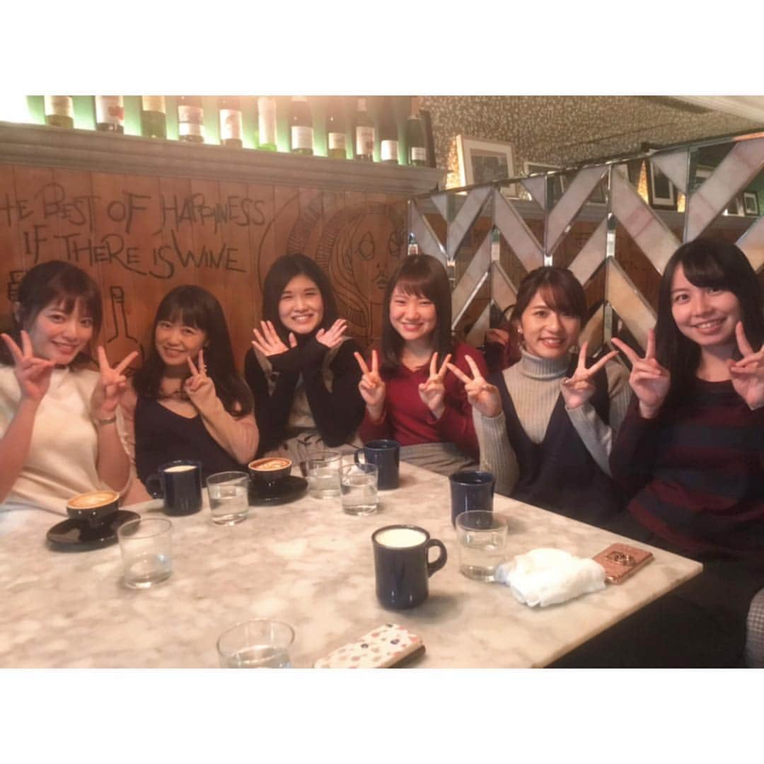 三谷紬さんのインスタグラム写真 - (三谷紬Instagram)「* 中高時代の友達とご飯を食べてきました♡ 高校2.3年が同じクラスで 一番楽しかった学生生活を共にしたメンバーです🐎 今会っても高校時代のままで お店で大笑いしてしまいました😂 仕事の合間に友達に会えることが何より幸せです🌹  今夜の報道ステーションも よろしくお願いします☺️💗 *  #三谷紬#テレビ朝日#アナウンサー#friends#共立女子#友人#友達#cafe#女子会#恵比寿#神保町#時間差投稿」12月7日 21時36分 - mitani_tsumugi