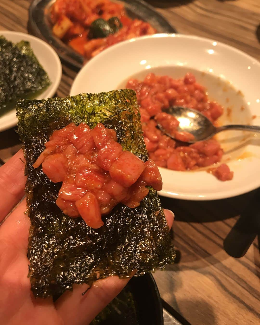 渡辺舞さんのインスタグラム写真 - (渡辺舞Instagram)「昨日ストーリーに載せた焼肉屋さんどこ？と問い合わせ多かったんですが、昨日行った焼肉屋さんは本郷三丁目にある#ジャンボはなれ です♥️私が1番好きな焼肉屋さん☺️全部美味しいですが、事前予約が必要な牛ごはんは絶対食べてみてほしいおすすめ！焼肉ってほんと、幸せな気持ちになりますよね🐮♥️」12月7日 22時04分 - maipu0125