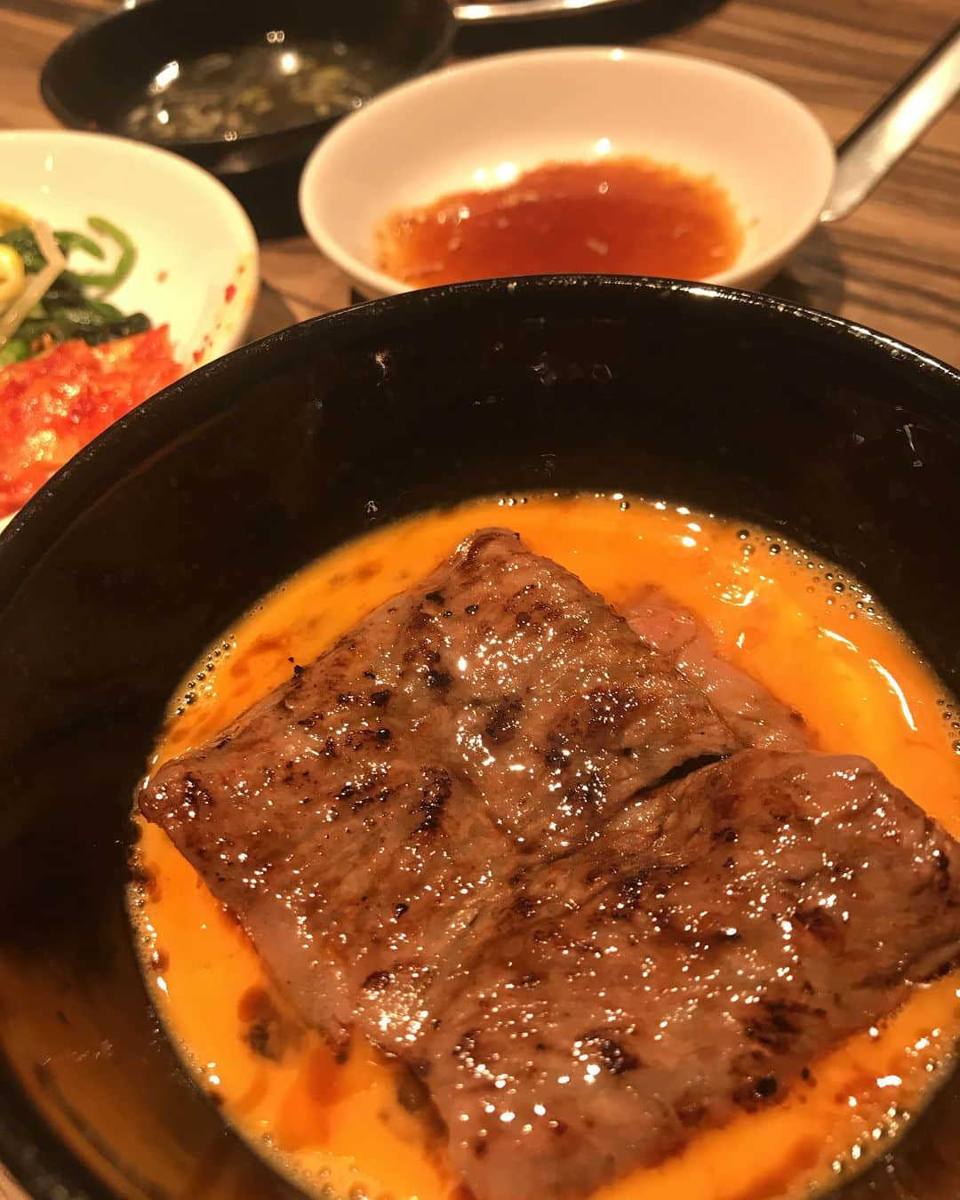 渡辺舞さんのインスタグラム写真 - (渡辺舞Instagram)「昨日ストーリーに載せた焼肉屋さんどこ？と問い合わせ多かったんですが、昨日行った焼肉屋さんは本郷三丁目にある#ジャンボはなれ です♥️私が1番好きな焼肉屋さん☺️全部美味しいですが、事前予約が必要な牛ごはんは絶対食べてみてほしいおすすめ！焼肉ってほんと、幸せな気持ちになりますよね🐮♥️」12月7日 22時04分 - maipu0125