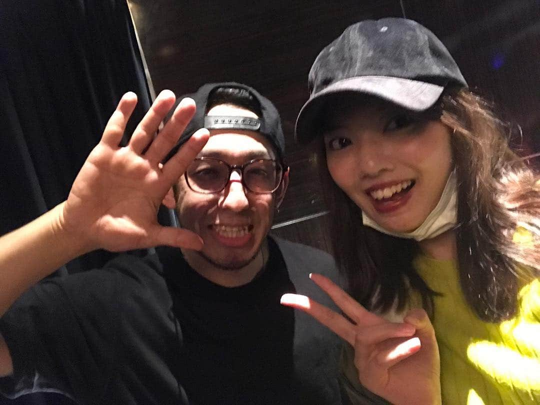 加藤里奈（カトリーナ）さんのインスタグラム写真 - (加藤里奈（カトリーナ）Instagram)「🎸🎙🥁🎹🎧 1st ワンマンライブ「Live～Break of Day」 に行ってきました😊🙌✨ チアゴさんの生演奏久しぶりに聴いた〜🎸 気持ち良さそうに演奏しているところを観て こっちまで心躍りました☺️🎵 何回かソロあったんだけど、 シビれました😆🙌🙌 @eliasthiago_gt  そしてダンサーとして @yukishibuyan も出ていました💃 ダンスが1つの音になってた感じで ライブを盛り上げていた✨ いつもはチームのダンスを観ることが 多いけど、バックダンサーのゆうきちゃんも 素敵だった！！！ . そしてIDEAさんの声質めちゃくちゃ最高だった☺️❤️ モヤモヤを吹き飛ばしてくれるようなパワーがあって、 爽快なライブだった！ どうやら同級生らしい✨ 高校の同級生の中学の友達らしく、 会場で会いました😂👍👍 @idea556  #live #idea #zipfm #名古屋」12月7日 22時20分 - rinakatoktriiina