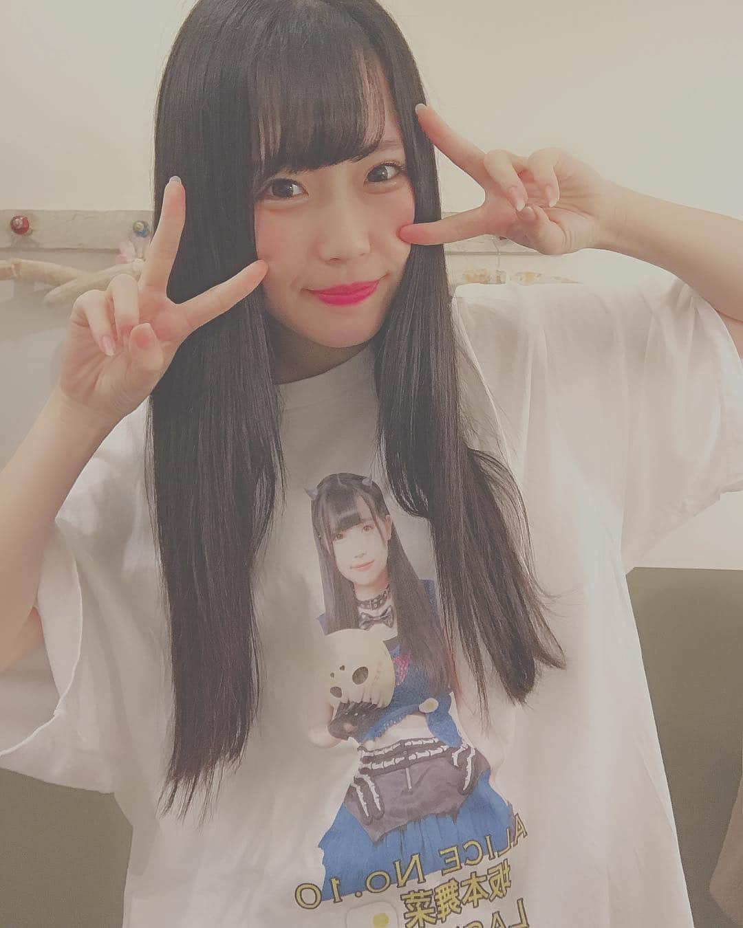 坂本舞菜さんのインスタグラム写真 - (坂本舞菜Instagram)「🍳💛 坂本舞菜卒業Tシャツ！ アリス十番衣装がよくて これにしました^_^」12月8日 0時15分 - sakamoto__mana