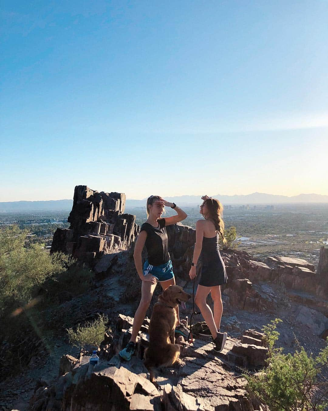 デビー・ライアンさんのインスタグラム写真 - (デビー・ライアンInstagram)「We hiked in Perth, Aus but these are from Phoenix, Az. Jim and I love our adventure buddy/snack lord」12月8日 9時38分 - debbyryan