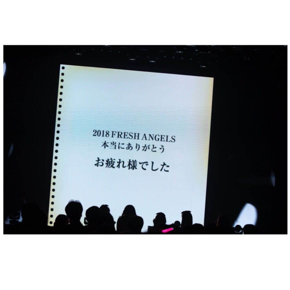 小越しほみさんのインスタグラム写真 - (小越しほみInstagram)「・ Future Music Live "2018FRESH ANGELS 卒業FINAL LIVE ～大好きなみんなありがとう～" ・ ・ ・ 忙しい時間を割いて来てくださった皆さん、本当にありがとうございました！ こんな豪華な会場で、沢山の方が集まってくれて、夢みたいな時間でした。 ・ 夢みたいというか... MCで少し話させてもらったとおり、私にとってフレエンは夢であり、奇跡であり、青春でした。 あんなに大変だったのに、振り返ると愛おしさしか残ってない。 ・ 一生記憶に残るとても貴重な経験をさせていただきました。 本当にありがとうございました！ ・ ・ ・ #dstation #フレッシュエンジェルズ #フレエン #白金高輪seleneb2 #live #lastlive #finallive #ライブ #idol #racequeen」12月8日 19時28分 - shihomi1129