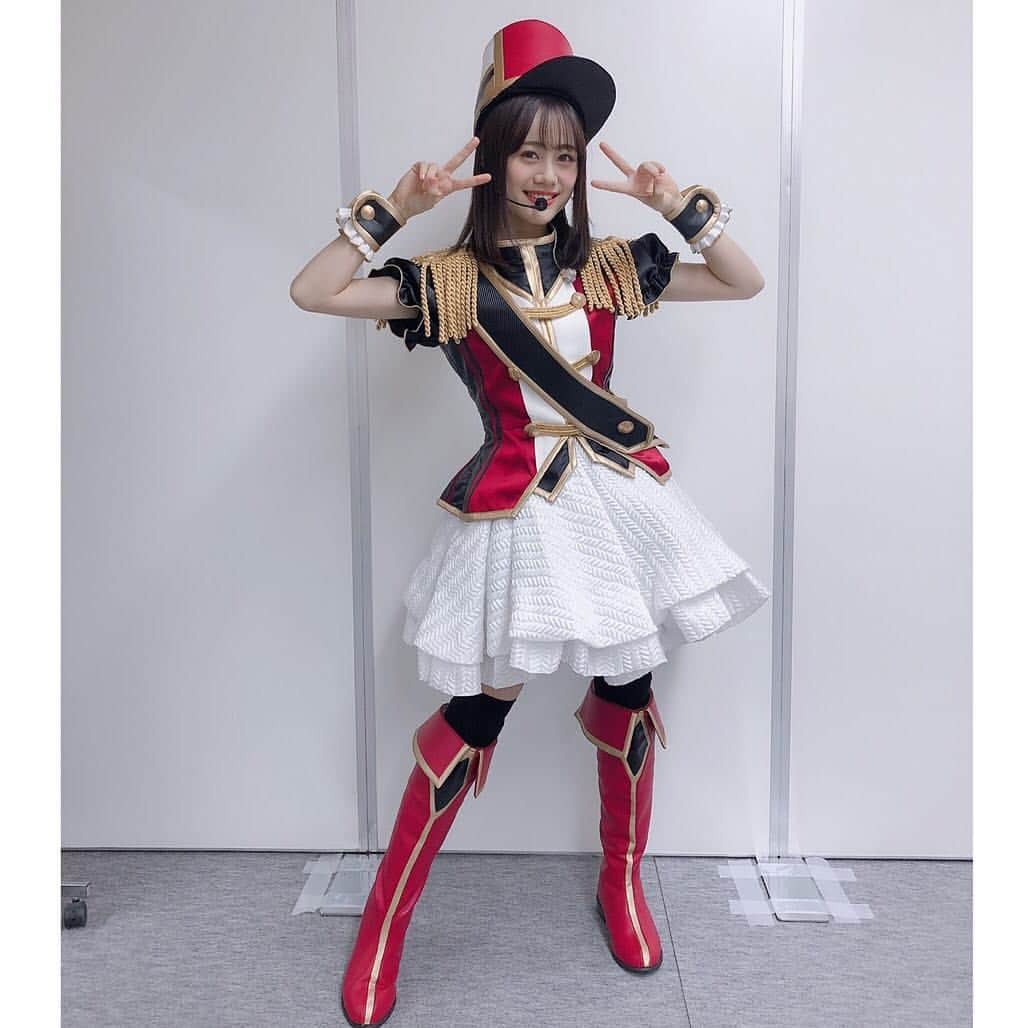 伊藤美来さんのインスタグラム写真 - (伊藤美来Instagram)「みくだよー☺︎ 「BanG Dream! 6th☆LIVE」弦巻こころとしてステージに立てて嬉しかったです！衣装もいつ見てもクオリティが凄くて…！RASさんのカッコいいステージで、はちゃめちゃに楽しんで来てしまいました！  そして、RASのみんながプロ意識が高くて優しくて…私がファンになった！アニメも楽しみですね^ ^ 今日はポピパ！ファイティン^ ^  #伊藤美来 #みっく #HLSY #世界を笑顔に #バンドリ #ハロハピ」12月8日 14時14分 - itomiku_official