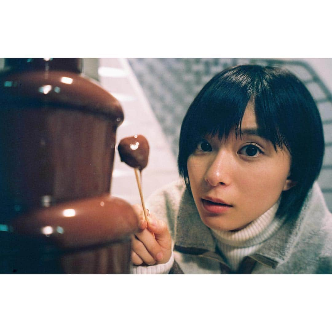 芳根京子さんのインスタグラム写真 - (芳根京子Instagram)「すごい今更な質問してもいーですか。  ストーリーの質問のやつって、 どうやってやるの？  #film  #お尋ねしておきながら  #多分今すぐではなく  #気が向いたらやりたい」12月8日 15時16分 - yoshinekyoko