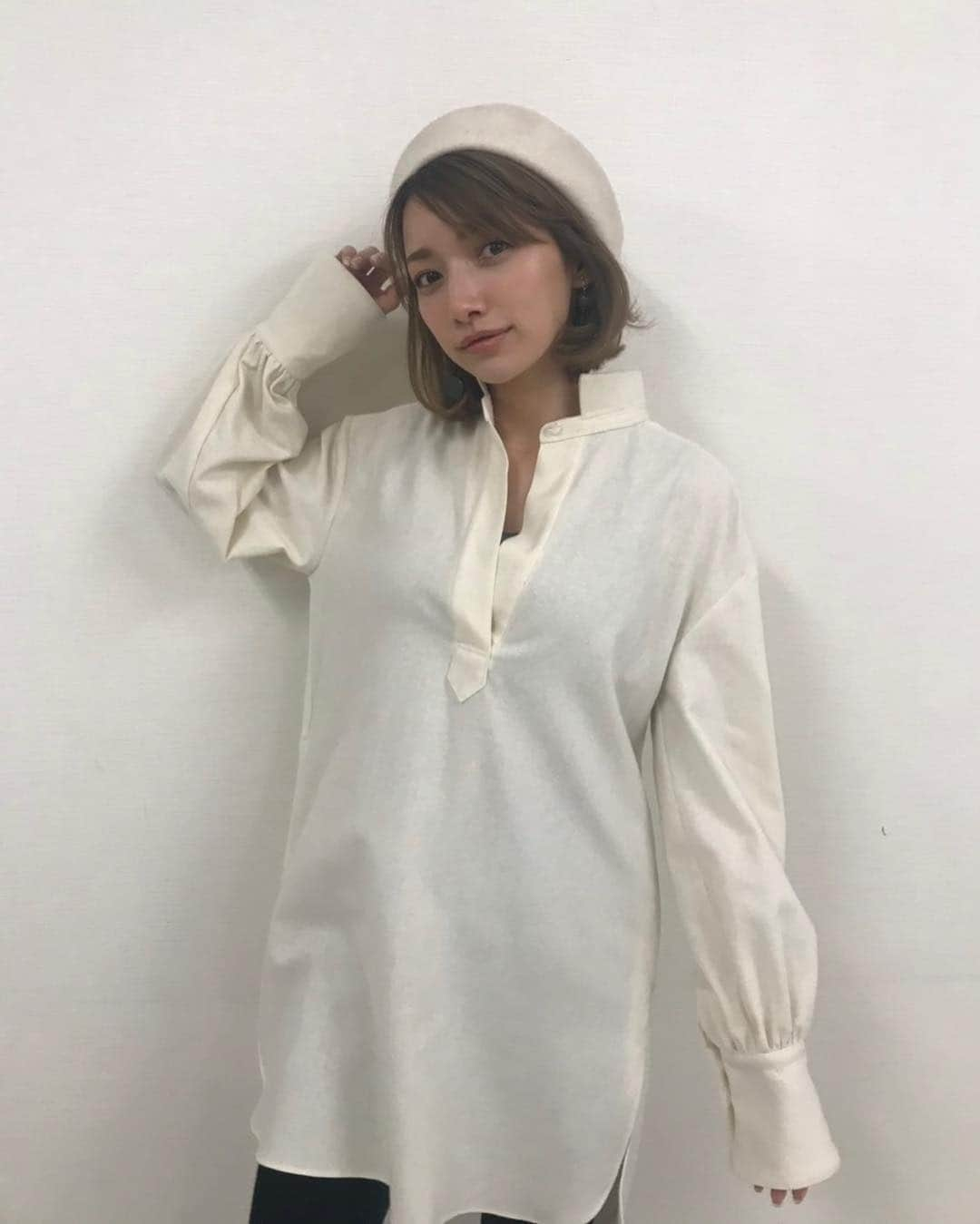 後藤真希さんのインスタグラム写真 - (後藤真希Instagram)「今日は高崎でトークショーさせていただきました〜✨クリスマスデコレーションされたステージが可愛いかった♡ありがとうございました^_^  #まきふく @casa_fline シャツ&ニットパンツ」12月8日 15時34分 - goto_maki923