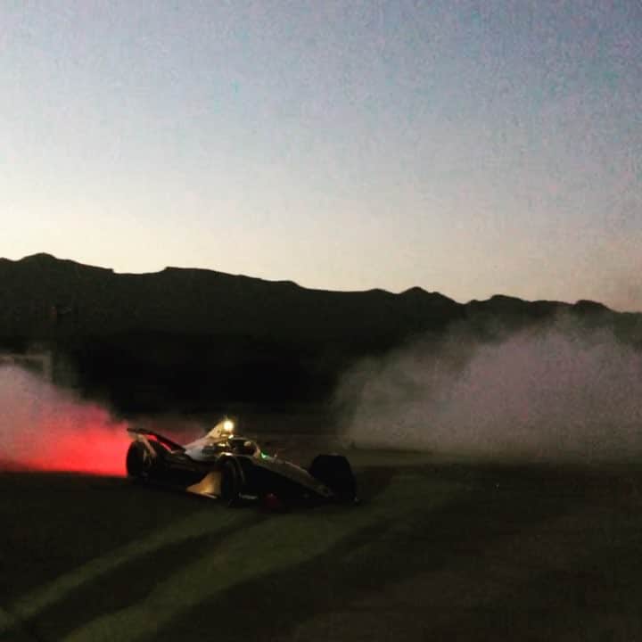 ジェームズ・ロシターのインスタグラム：「Who’s ready for @fiaformulae Season 5?! Pre Season testing was fun 😆🔥 @andre_lotterer @jeanericvergne @dstecheetah」