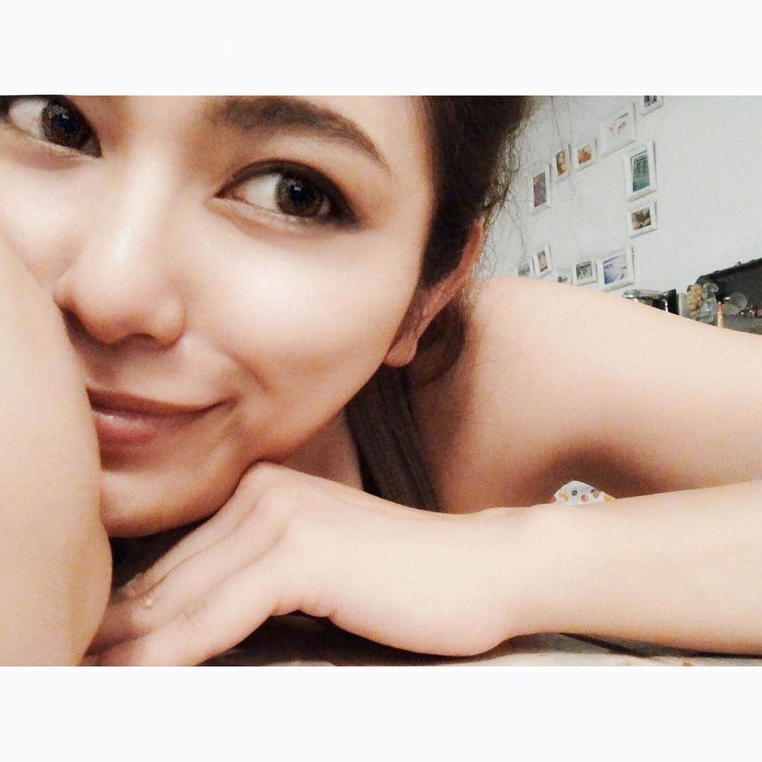 金城優華のインスタグラム：「「中居正広の珍プレー好プレー大賞2018」謎のボールガールとして出演させていただきました。 ・ ・ 思った以上に反響があり、驚きと共に今まで味わった事の無いこの現状に未だ現実味を感じられていません。笑 ・ ・ 沢山の方々からのフォロー、コメント本当にありがとうございます!! OAまで不安でいっぱいでしたが、皆様の温かいお言葉や応援の言葉にとても励まされました。 皆様の応援を励みにこれからも頑張りますので、宜しくお願い致します。 ・ ・ #金城優華  コメントすぐに返せてなくてすみません 。 ゆっくりお返事させてください」
