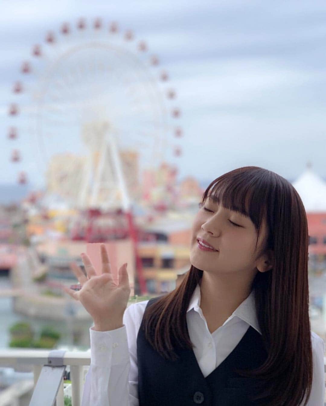 浜田翔子さんのインスタグラム写真 - (浜田翔子Instagram)「OL👩‍💼は好きですか？ 明日は OL衣装で 無料トークショーです。 こちらの写真集とDVDが発売になります。 新宿マルイアネックス駿河屋店さんで13時〜と16時からと行われます。 お近くにいらっしゃいましたら是非♡  3枚購入の動画たのしみ😂」12月9日 1時56分 - shoko_hamada