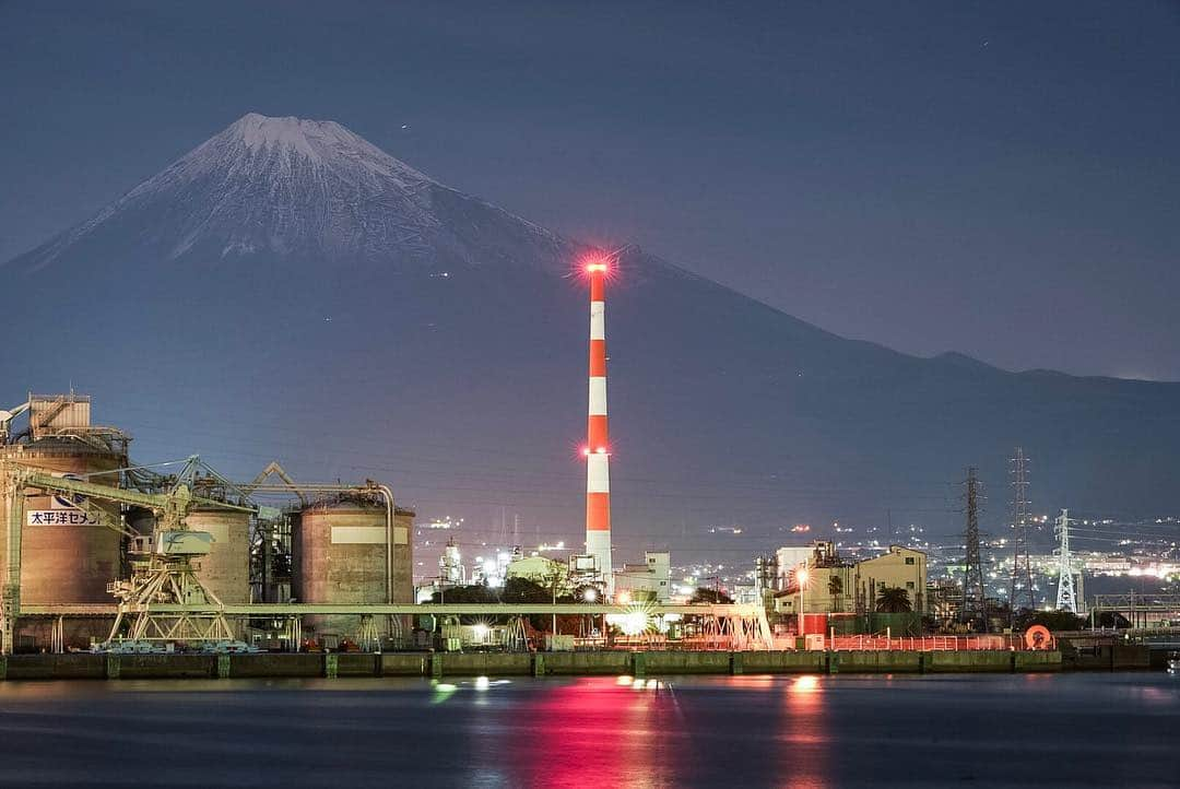 Atsushi Aizawaさんのインスタグラム写真 - (Atsushi AizawaInstagram)「1065 田子の浦  Fuji, Shizuoka, Japan 静岡県富士市 田子の浦港  #japanfocus #jp_gallery #instagramjapan #ig_japan #wu_japan #wu_asia #worldunion #theworldshotz #igersjp #team_jp_ #team_jp_東 #静岡県 #team_jp_skyart  #mtfuji #Japan #Shizuoka  #natureaddict Mt. Fuji Shizuoka, Japan #Lovers_Nippon #東京カメラ部#japan_night_view #japan_night_view_member #1xPicoftheDay #phos_japan #夜景ら部 #写真好きな人と繋がりたい #bestjapanpics  #photo_shorttrip #しぞーカメラ部  #night_excl」12月9日 14時14分 - a_aizawa