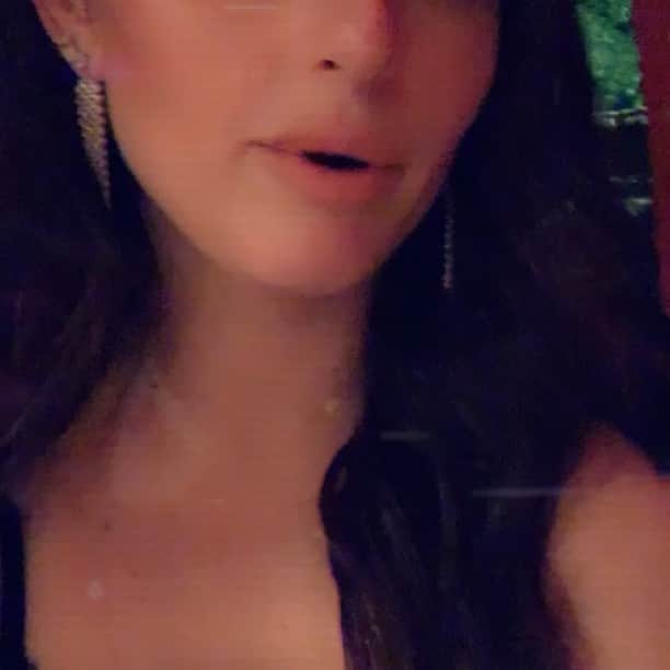 ステファニー・プラットのインスタグラム：「WTF!!! @foodiemagician blowing our minds!!! @alexakdell 🤯🤯🤯」