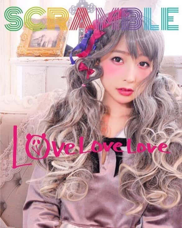 川崎あやさんのインスタグラム写真 - (川崎あやInstagram)「フォトマガジン「Love Love Love」の川崎あやページが出来たよ🐼 詳しくはあやのTwitterチェックチェック！！ #あやギャル #LoveLoveLove」12月9日 7時36分 - kawasaki__aya