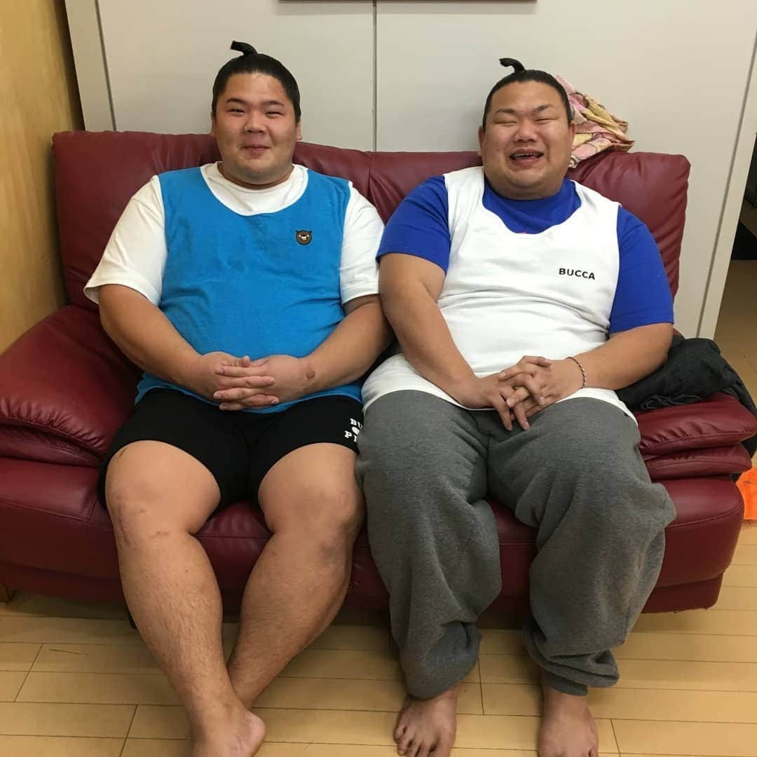 普天王水さんのインスタグラム写真 - (普天王水Instagram)「TKOの木下さんが、ディレクターを勤めるbucca 44 縁あって、若い子に着て欲しいと送って頂きました🎵 女の子が着るとこんな感じ…欲しいと言われて贈呈😅 ｵﾆｭｰなのに！ オフィシャルサイトは↓から とりあえずお礼投稿～🎵 #bucca44#TKO木下#ﾌﾞｯｶ#ﾌﾞｯｶ44 https://gocart.jp/ap/s/s?fq=bd:GC060&top=1」12月9日 9時36分 - inagawa2100