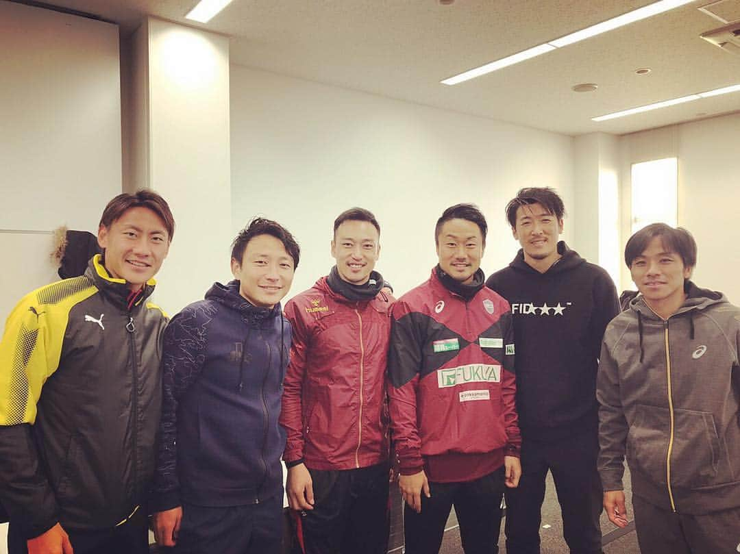 黒木晃平のインスタグラム：「「がんばろう熊本！野球・サッカー教室」という熊本復興支援イベントに参加させて頂きました！ 鳥栖時代に一緒にプレーさせて頂いた先輩方にも久しぶりにお会いできました(^-^) #子ども達も楽しんでくれた #はずです #がんばろう熊本 #サガン鳥栖 #小林久晃#衛藤裕 #田中輝和 #藤田直之#國吉貴博 #野球選手身体大きめ」