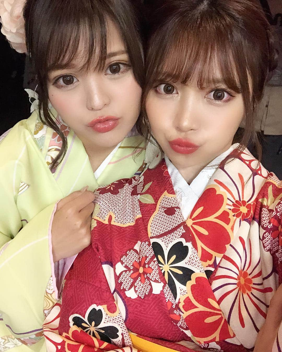 ななぴさんのインスタグラム写真 - (ななぴInstagram)「だにだにななぴ！🥰💕in 京都(秋冬ばーじょん)﻿ また行けてよかったぁあ﻿ ﻿ つぎはまた春に一緒に行こうね👩‍❤️‍👩﻿ ﻿ 今回もまたたくさんの笑いと伝説をありがとうございました。笑笑﻿ ﻿ #着物 #祇園 #浴衣 #和装 #和服 #着物ヘア #女子旅 #京都 #京都旅行 #八阪神社 #ヘアアレンジ #メイク #国内旅行 #旅行大好き #だにだにななぴ」12月9日 11時21分 - __nanapgram__