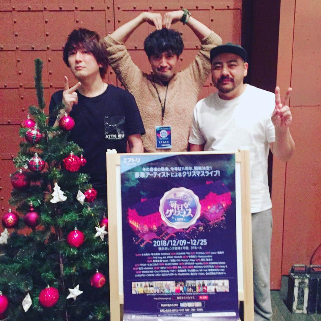 ISEKIのインスタグラム：「本日は 毎日がクリスマス初日を SURFACEのお二人、 椎名さん、永谷さんが飾ってくれました✨最高！の一言につきます✨ありがとうございました✨」