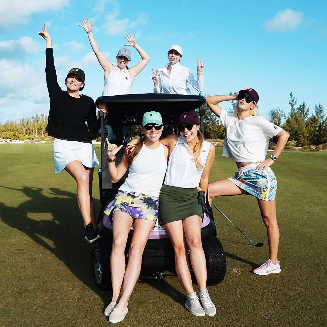 ミシェル・ウィーさんのインスタグラム写真 - (ミシェル・ウィーInstagram)「Only took us until the last day of the weekend to make it to the golf course but we made it 😂 Counting down the weeks till I can get back out there and hit balls 😭😭😭 #TheMeatUp」12月10日 0時33分 - michellewiewest