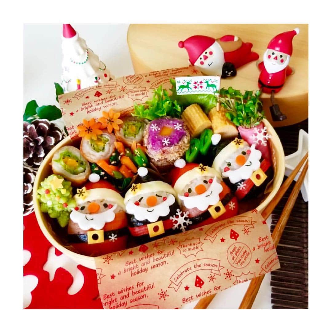 ABC Cooking Studioさんのインスタグラム写真 - (ABC Cooking StudioInstagram)「. . 🍱クリスマス弁当🍱 . . お弁当にもクリスマスを…😍 かわいい雪だるまやサンタさん、 トナカイなどを取り入れた かわいいクリスマス弁当をご紹介します❣️ . Special Thanks♡ @konomi.619 さま @mutsukumama さま @chinazoron さま @ayano.adsh さま .  #abcクッキング #abcクッキングスタジオ #abccooking #abccookingstudio #料理好きな人と繋がりたい  #ボリューム満点 #お弁当 #お弁当の詰め方  #手作り #手作り弁当 #弁当レシピ #弁当おかず #クリスマス弁当 #雪だるま弁当 #サンタクロース弁当 #トナカイ弁当 #冬弁当 #キャラ弁 #サンドイッチ弁当 #サンドイッチ #雪だるま #クリスマス #デコ弁」12月9日 20時30分 - abccookingofficial