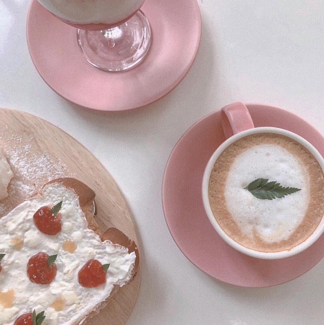 LUCRA（ルクラ）さんのインスタグラム写真 - (LUCRA（ルクラ）Instagram)「今回のテーマは【 #韓国カフェ 】 最新トレンドが詰まった韓国には見た目も雰囲気もかわいいカフェがたくさん🇰🇷 ㅤㅤㅤ  ㅤㅤㅤ ○ The PIOLA 小さな花束がもらえるサービスが人気のフラワーカフェ💐 ストロベリーラテとクリームチーズトーストが人気商品✨ かわいいスイーツとピンクの小物やお花に囲まれた空間に包まれてみては？ ㅤㅤㅤ ㅤㅤㅤ  ㅤㅤㅤ ㅤㅤㅤ  Photo by  @mona_527 ㅤㅤㅤㅤㅤㅤㅤㅤㅤㅤㅤㅤㅤ ㅤㅤㅤㅤ  ㅤㅤㅤㅤ ㅤㅤ  #ThePIOLA#韓国 ㅤㅤㅤㅤ ㅤㅤ  LUCRA公式Instagram上で紹介させて頂くお写真を募集中！写真に#lucrajp をつけるかタグ付けして投稿してくださいね♡ ㅤㅤㅤㅤㅤㅤ  #カフェ #カフェ巡り #渋谷カフェ#代官山カフェ#表参道カフェ #中目黒カフェ #大阪カフェ#名古屋カフェ#カフェ巡り好きな人と繋がりたい#カフェ好きな人と繋がりたい#インスタ映え#カフェ好き #いちご#プリン#コーヒー#ケーキ#ランチ#西荻窪カフェ#instagood#instalike#like4like#followme #food」12月9日 22時02分 - lucra_app