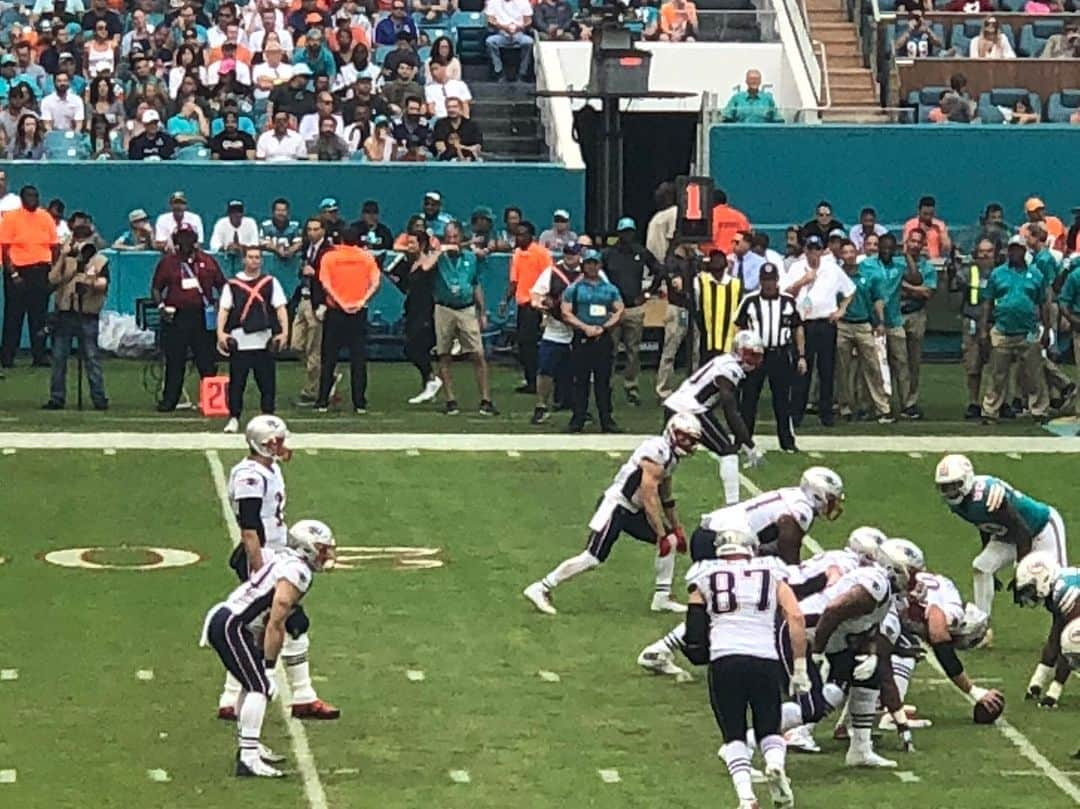 サイモン・シュナピアのインスタグラム：「Let’s GOOOOOO!!!!! #patriots」