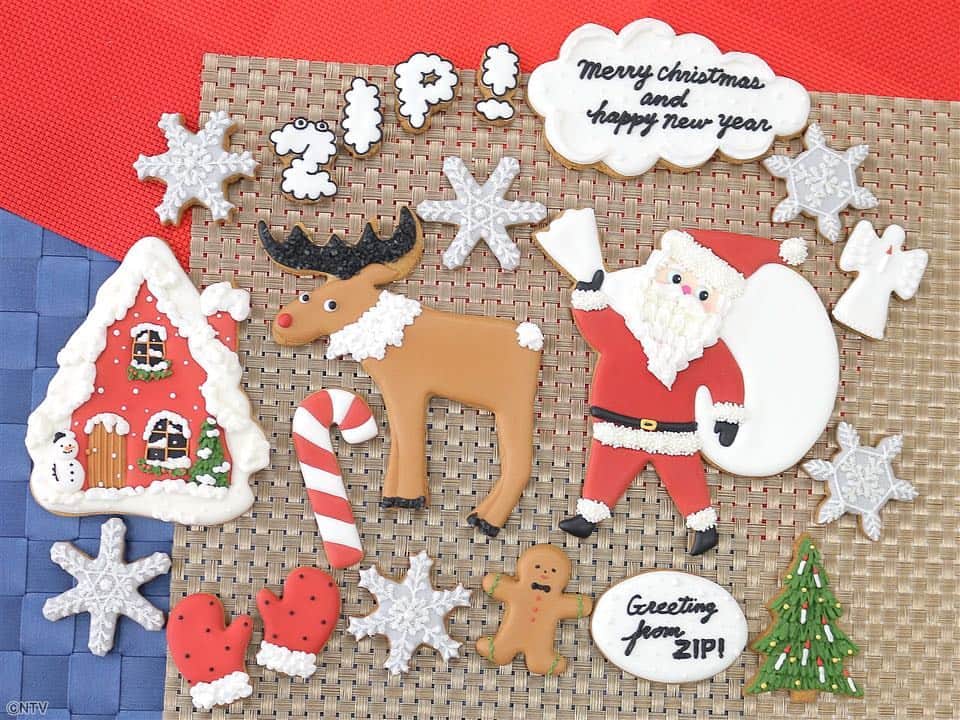 ZIP!さんのインスタグラム写真 - (ZIP!Instagram)「🎅🏻🤶🏻今年も作っちゃいました‼️ 🌈ZIP!オリジナルXmasカード🎁 アイシングクッキー作家🍪kikkoさんのクッキーがカードになったんです‼️ 🥳プレゼント応募＆ダウンロードは番組ホームページで🎉 . #ZIP特製クリスマスカード #毎年恒例 #クリスマスカード #クリスマス #Xmas #プレゼント #詳しくは番組ホームページで . #桝太一 #川島海荷 #ZIP!」12月10日 7時54分 - ntvzip