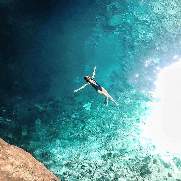 LDL TRAVEL 公式のインスタグラム：「📍Yucatan: Mexico﻿ .﻿ 澄んだ海のある場所でのんびり過ごしたいです💙﻿ .﻿ . ✈ @asyen_k﻿ .﻿ #メキシコ #ユカタン #カンクン」
