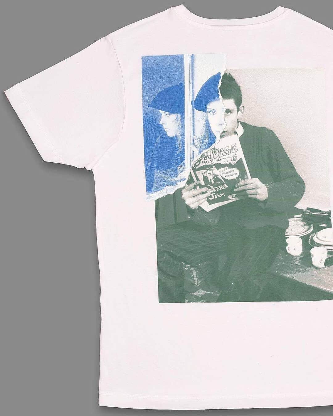 HYPEBEASTさんのインスタグラム写真 - (HYPEBEASTInstagram)「@hypebeaststyle: @blondey is set to drop new "Fairytale" tees and hoodie, which feature images of a young Shane MacGowan from The Pogues and the late Kirsty MacColl. All three items will be available at his web store on December 10.  Photo: Blondey」12月10日 17時54分 - hypebeast