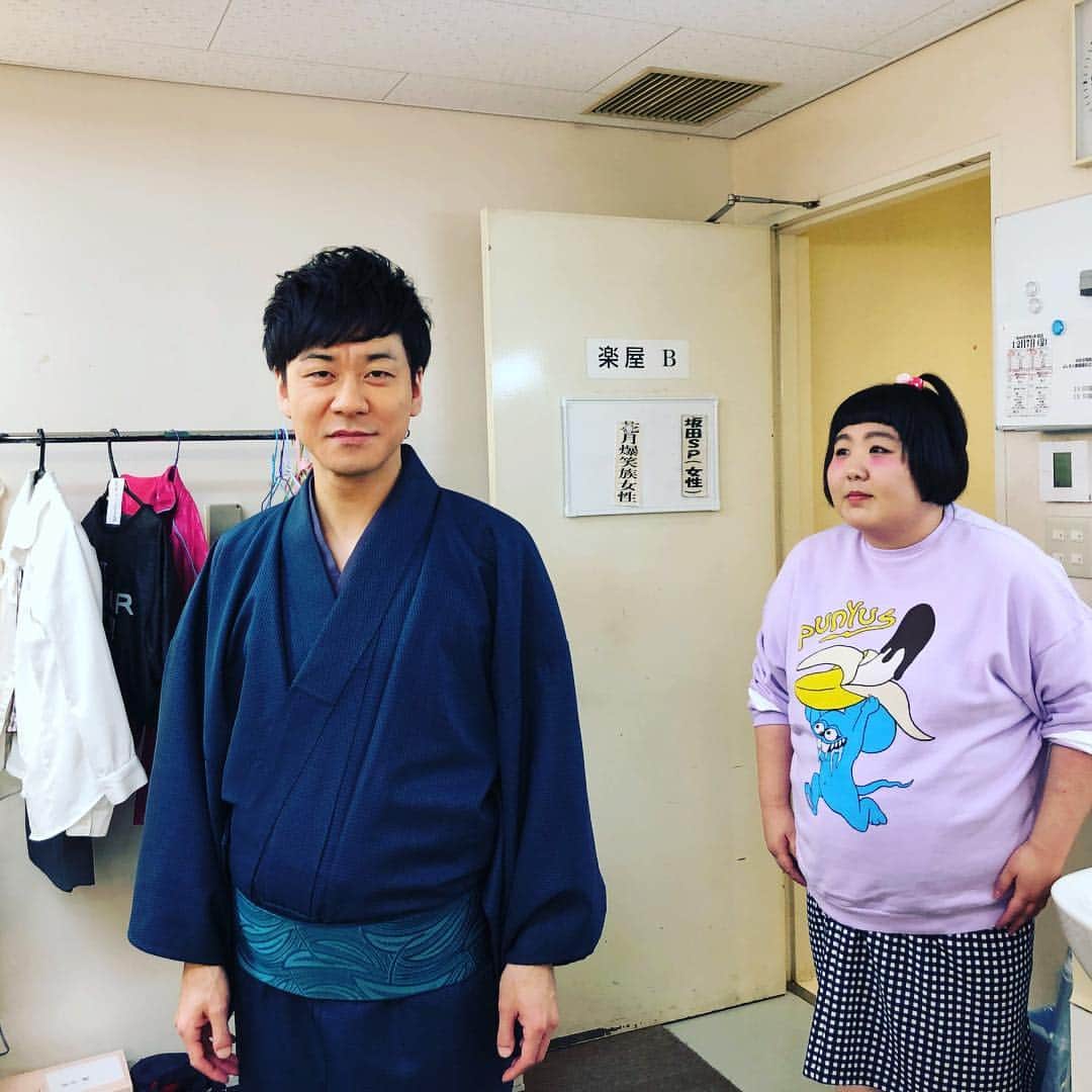 酒井藍さんのインスタグラム写真 - (酒井藍Instagram)「新名さんが、キリッとしてました。 そーっと近づいて、抱きつきました。 成功しました✌️ #✌️ #✌️ #✌️」12月10日 18時18分 - sakaiaisakaiai