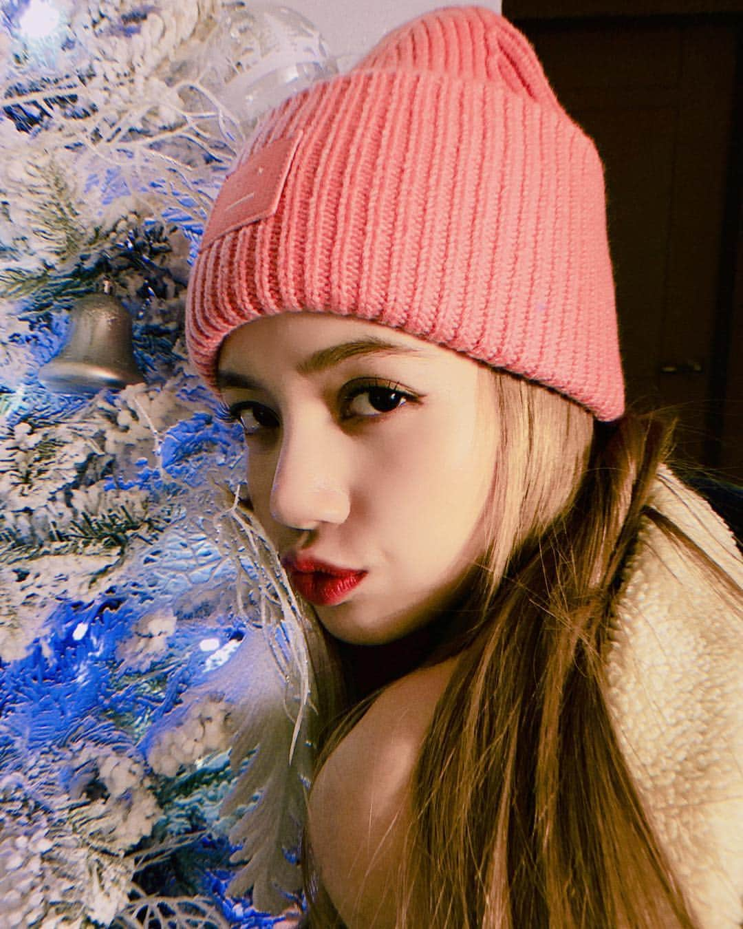 リサさんのインスタグラム写真 - (リサInstagram)「Christmas is coming🎄😝」12月10日 18時57分 - lalalalisa_m