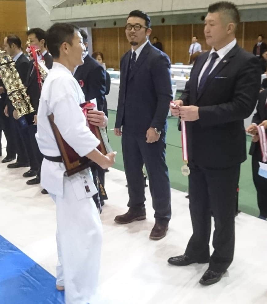 武蔵さんのインスタグラム写真 - (武蔵Instagram)「真正会空手全日本選手権大会に行ってきました。  今年も熱い試合を観れ、みんなに会えて良かった。  #武蔵 #空手 #karate」12月10日 10時58分 - musashi_k1karate