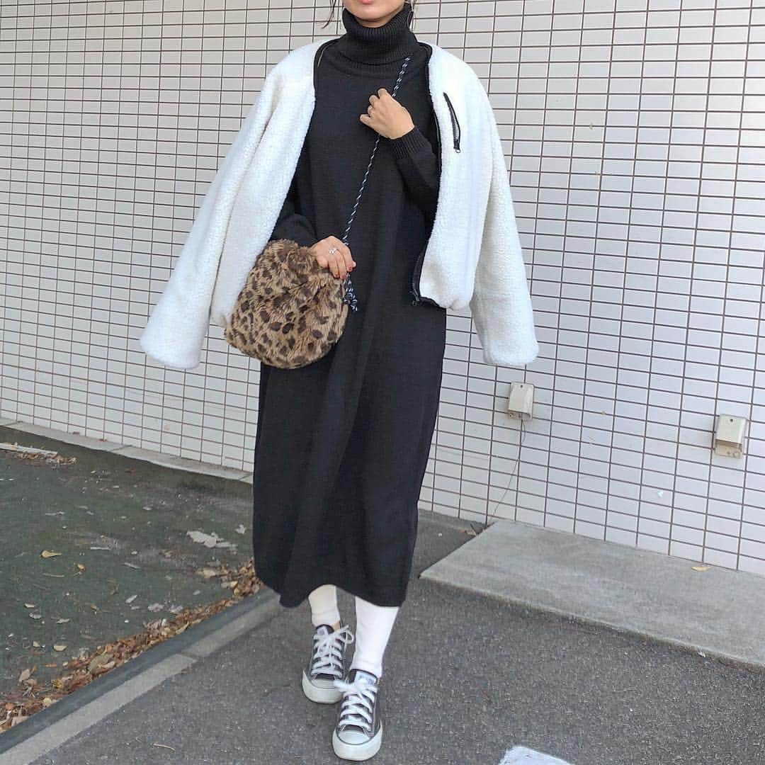 titivateさんのインスタグラム写真 - (titivateInstagram)「. . 【 style share 】 タートルネックロングニットワンピース 品番:ASXQ1995 ¥3,690+tax . リバーシブルチェストジップボアブルゾン 品番:AQJR3230 ¥4,590+tax . @mai3354 様、素敵なコーディネートをありがとうございます❤️ ワンピースは程よい厚みの生地でアウターの中にも着込みやすく、 ボアなどのボリュームのあるアウターと合わせてもスッキリ着こなせます😍👌🏻 . こちらの商品が対象となる割引クーポンが 12/14(金)10:59 まで配布中です🙌 詳しくはHPをご覧ください✨ プロフィール欄にあるURLから公式サイトへ飛べます✈️ . STYLE SHARE 募集中！ titivateのアイテムを取り入れてコーデを投稿しよう！ ハッシュタグは『#titivatestyle』 . 素敵な着こなしで、もしかしたらtitivateのアカウントで紹介されちゃうかも⁈ 「リアル」で「身近」なオシャレコーデを楽しみにしています♪ . #titivate #ティティベイト #ファッション #ワンピース #タートルネック #ボア . . #Repost @mai3354 ・・・ 2018.12.7 ・ @titivatejp の #タートルネックロングニットワンピース レギンス合わせで楽チンコーデ☺︎︎ 首元にボリュームがあって可愛い♩ ボアのアウターも#titivate です。 ・ ・ ・ #ootd #outfit #fashion #今日の服 #今日のコーデ #シンプルコーデ #ママコーデ #プチプラコーデ #プチプラ #カジュアルコーデ  #locari #ponte_fashion #mineby3mootd #converse #titivate #ティティベイト #titivatestyle #ボアブルゾン」12月10日 13時53分 - titivatejp