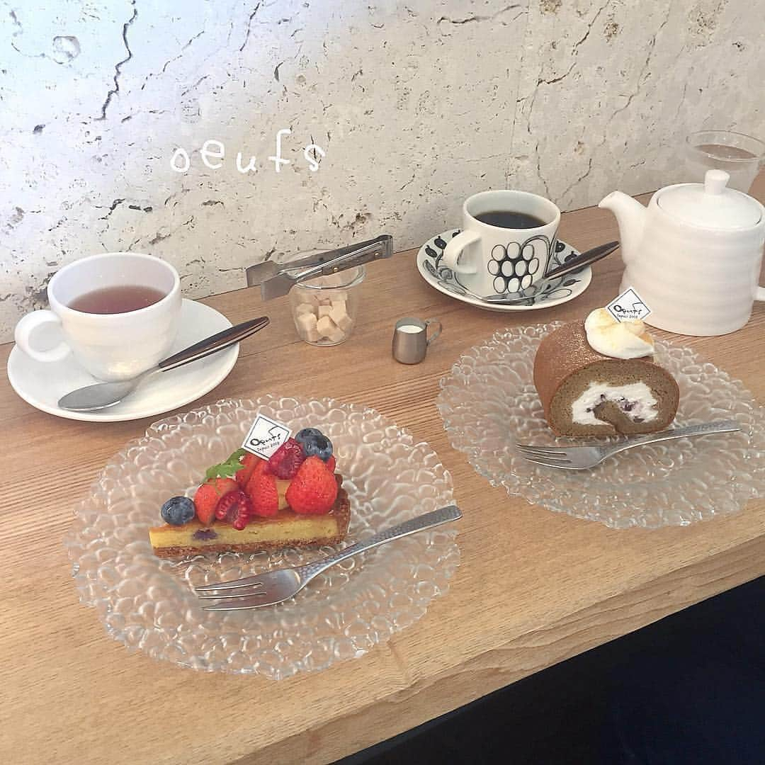 SUCLEさんのインスタグラム写真 - (SUCLEInstagram)「姫路カフェ oeufs（ウッフ） 姫路市の網干駅から徒歩５分のところにある隠れ家カフェ。 手作りの定食や素材にこだわったケーキや焼き菓子が人気。 中でもいちごをふんだんに使ったタルトは絶品。 お持ち帰りも可能で、人気で売り切れることも！ キッズメニューやキッズコーナーも併設されており、 子連れのママにもゆっくりと出来る空間です！ 【ご飯とお菓子 Oeufs(ウッフ)】 『住所』兵庫県姫路市網干区垣内南町1512 『電話番号』079-290-9088 『営業時間』11：30～19：00  photo by @oga_____245 . @sucle_ では紹介する写真を募集中👧🏻﻿﻿ ﻿﻿ ﻿﻿﻿﻿﻿﻿﻿﻿﻿﻿ タグ付けやハッシュタグをつけてくれた投稿からもピックアップした写真をリポストしています！﻿﻿﻿﻿﻿﻿﻿﻿﻿﻿﻿ #sucle をつける か このアカウントをタグ付けして投稿してね📸﻿﻿﻿﻿﻿﻿﻿﻿﻿﻿﻿ ﻿﻿﻿﻿﻿﻿﻿﻿﻿﻿﻿ おしゃれにかわいく♡女の子の日常をサポートする﻿﻿﻿﻿﻿﻿﻿﻿女子向けメディア｢SUCLE｣の公式ページにもきっと気になる記事がたーくさんあるので、ぜひチェックしてみてください👀﻿﻿﻿﻿﻿﻿﻿﻿﻿﻿﻿ ﻿﻿﻿﻿﻿﻿﻿﻿﻿﻿﻿ トップページのリンク や ストーリーズからジャンプできます♪ #兵庫県 #姫路 #カフェ #oeufs #お洒落 #カフェ巡り #タルト #ケーキ #スイーツ #いちご #フルーツ #紅茶 #ティラミス #定食 #ランチ #和食 #フロランタン #クッキー #サブレ #ご飯 #ご飯とお菓子の店 #インスタ映え #プリン #コーヒー #cafe #tea #coffee #sweets #ママさん歓迎」12月10日 19時25分 - sucle_