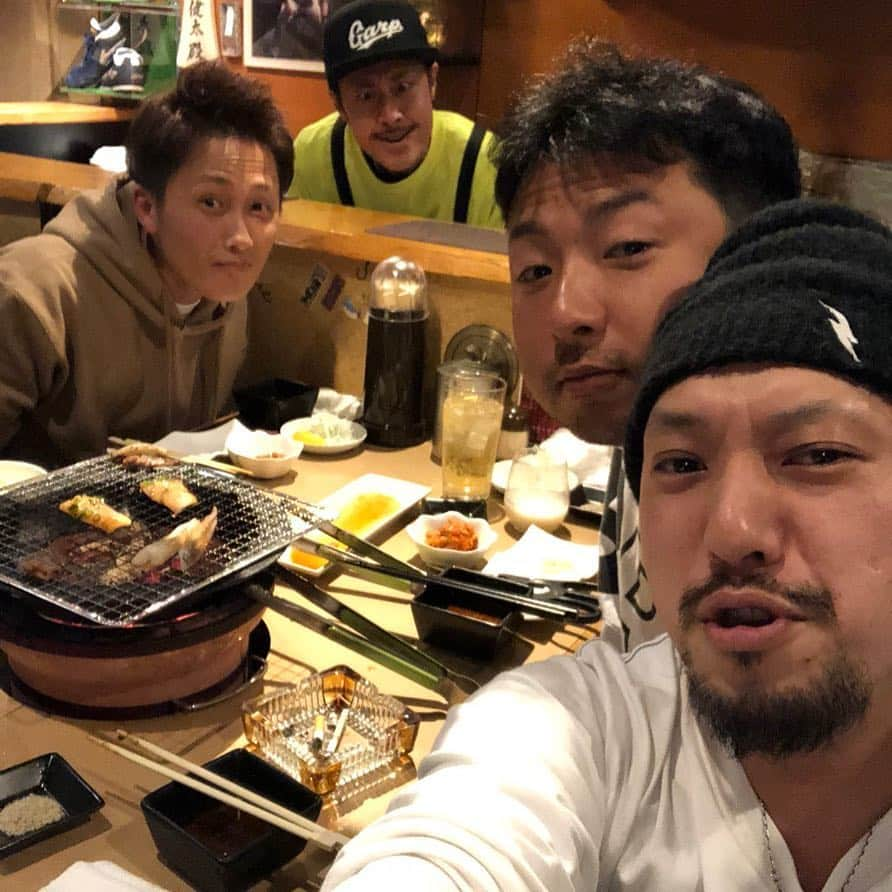 今村猛さんのインスタグラム写真 - (今村猛Instagram)「忘年会！ 私はダーツ好きです！ ダーツの、師匠！たかみー笑笑 じゅんぺーも師匠！笑笑 あー楽しー！」12月10日 20時26分 - takeru_kapibara