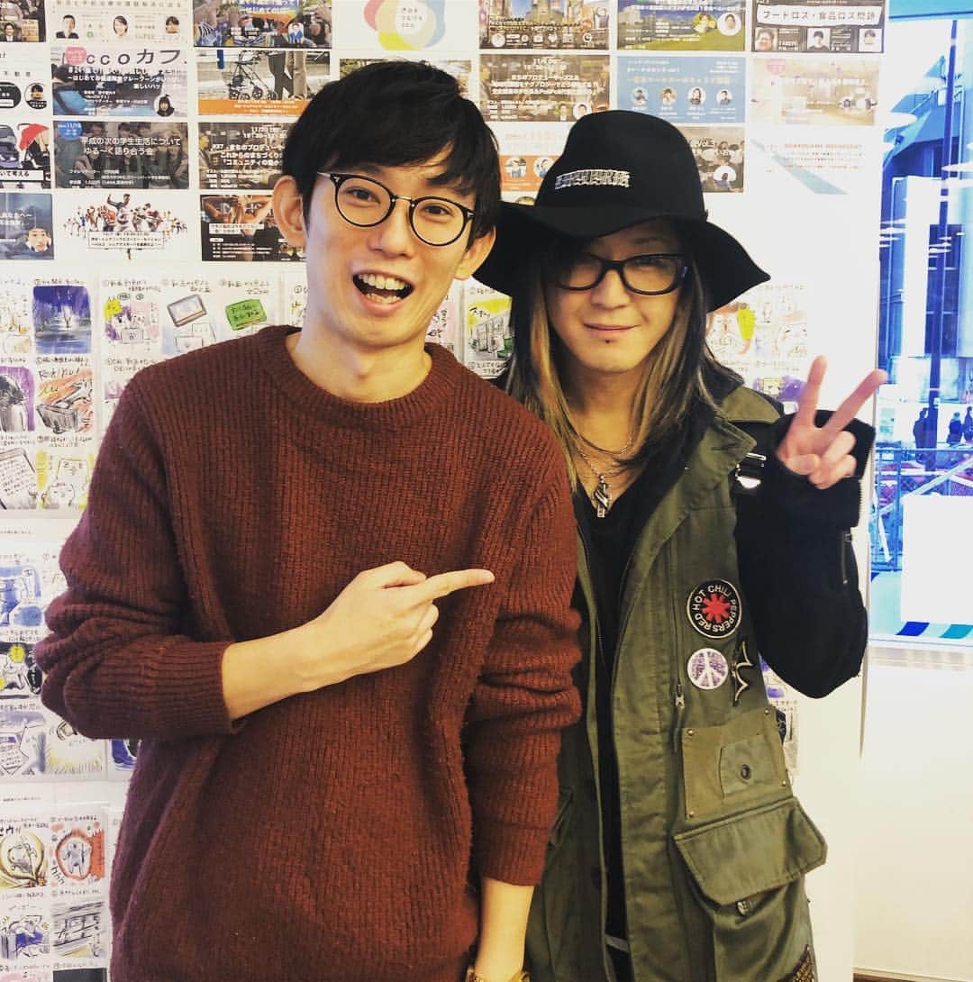 のインスタグラム：「GLAYのHISASHIさんが来てくれました！ありがとうございます！！普通に来てくれるのほんと嬉しい！」