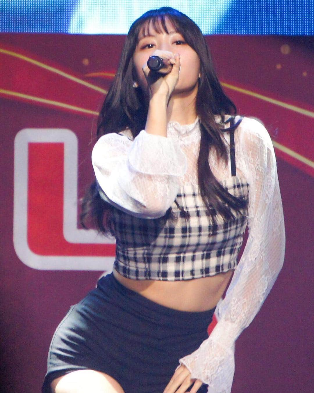 モモさんのインスタグラム写真 - (モモInstagram)「♡ [Fantaken] 181208 - Lotte Duty Free Fanmeeting -  #MOMO #트와이스 #모모 #平井もも #もも #TWICE © masatwice118917」12月10日 23時55分 - momojype