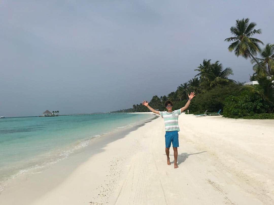 ヤンヤ・ガンブレットさんのインスタグラム写真 - (ヤンヤ・ガンブレットInstagram)「📍Kandima, Maldives Beach days in December couldn’t be better with my boy @domen_skofic 🍍🍉 This place is heaven on earth 😍 #kandimamaldives @kandima_maldives #beachlife🌴 #maldives」12月11日 1時39分 - janja_garnbret