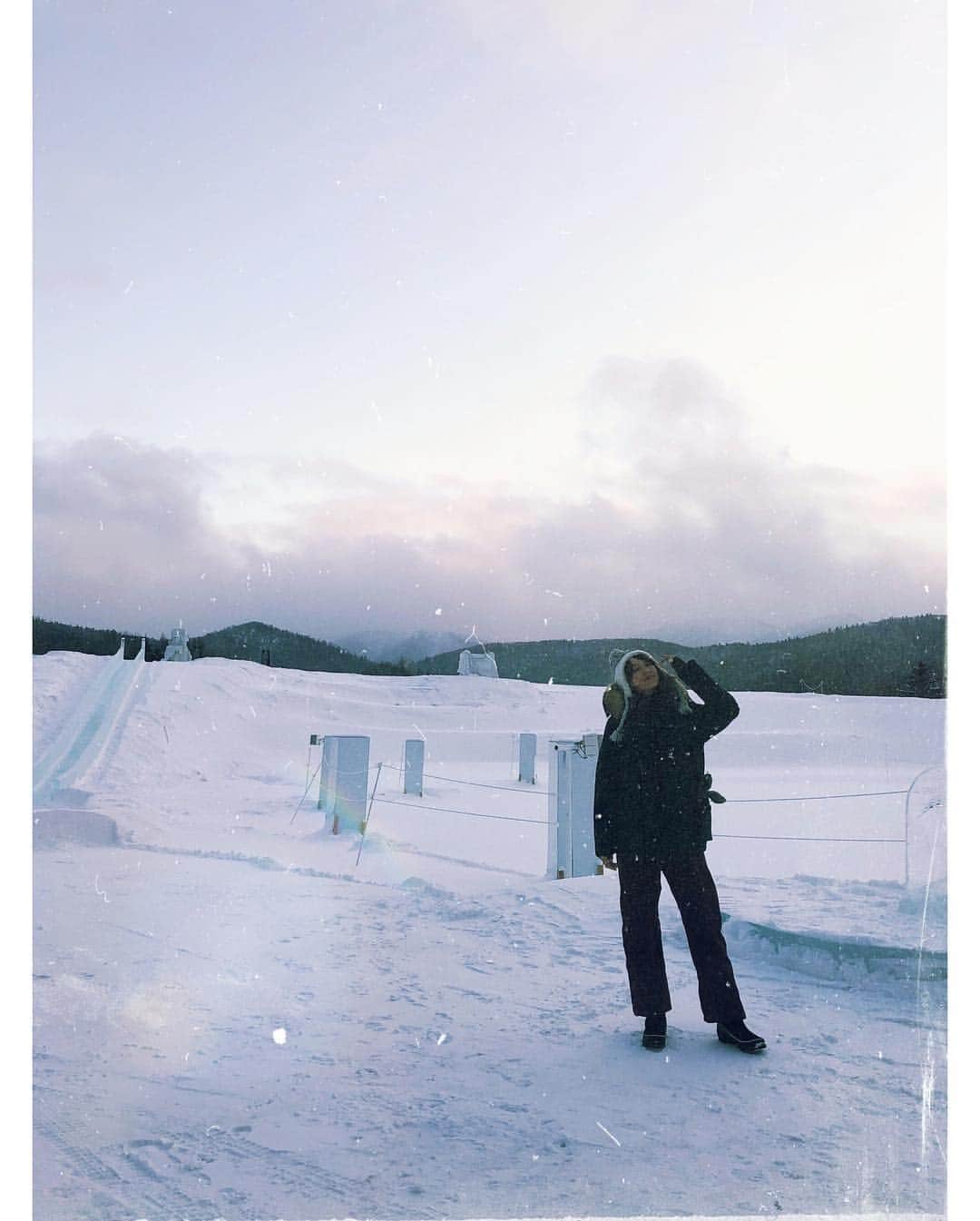 舞川あいくさんのインスタグラム写真 - (舞川あいくInstagram)「Beautiful place❄️☃️🗻 ジャグジーに入りながら眺める 雪景色 ため息がつくほどの美しさ☺️ #hokkaido #winter #星野リゾートトマム」12月11日 12時22分 - aiku_0817__