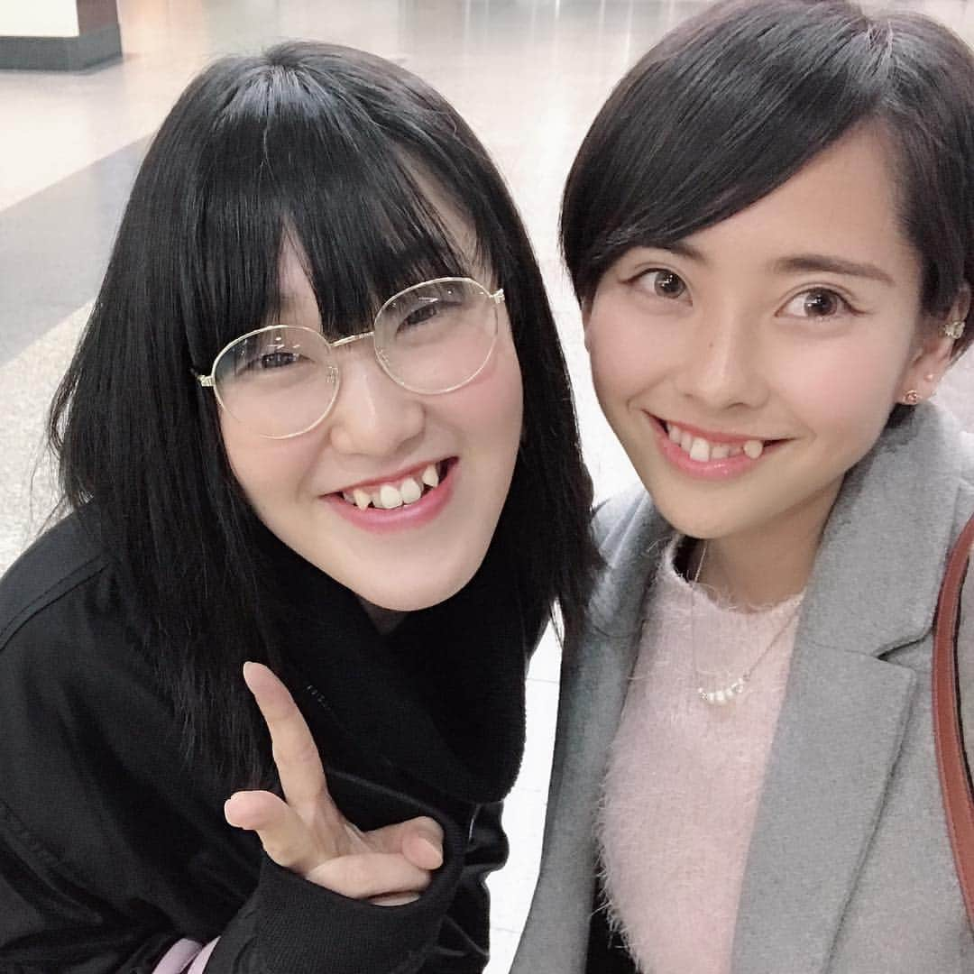 吉岡可奈さんのインスタグラム写真 - (吉岡可奈Instagram)「. またまたありちゃん 年内最後のリーグでお互い ブイリー🐰もらえたってことに テンション上がったから とりあえずハイタッチした✋ . 次会うときは皇后杯🌸 試合会場で会いましょう👋 . .  #昨日の敵は今日の友 #毎回の恒例写真」12月11日 12時24分 - kana_yoshio