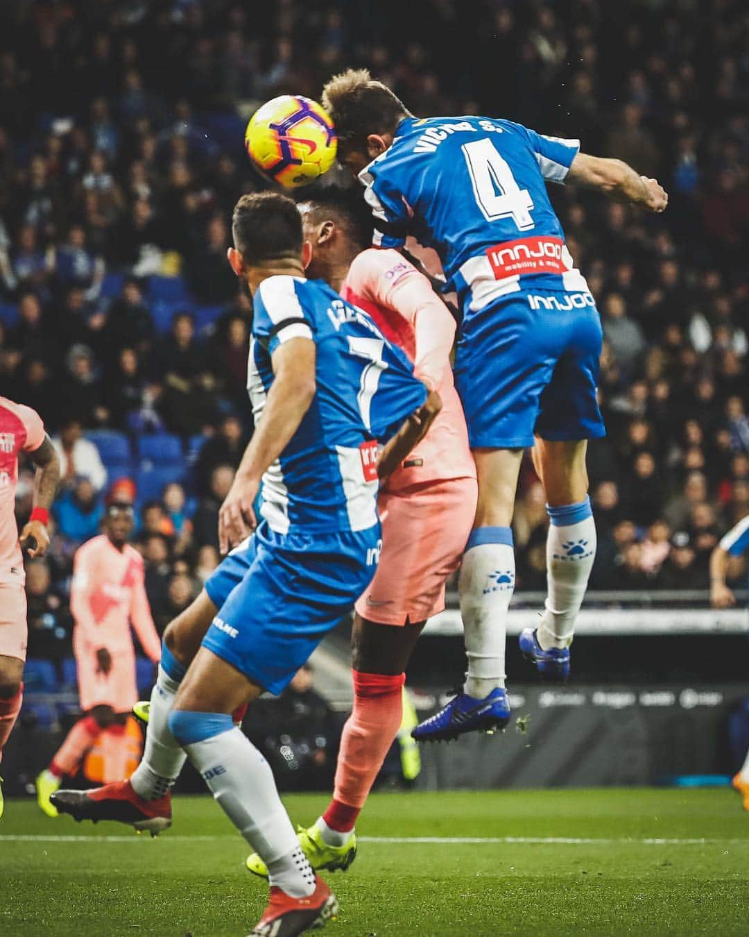 ビクトル・サンチェス・マタのインスタグラム：「⚽️🔵⚪️ @rcdespanyol @meravellosaminoria」