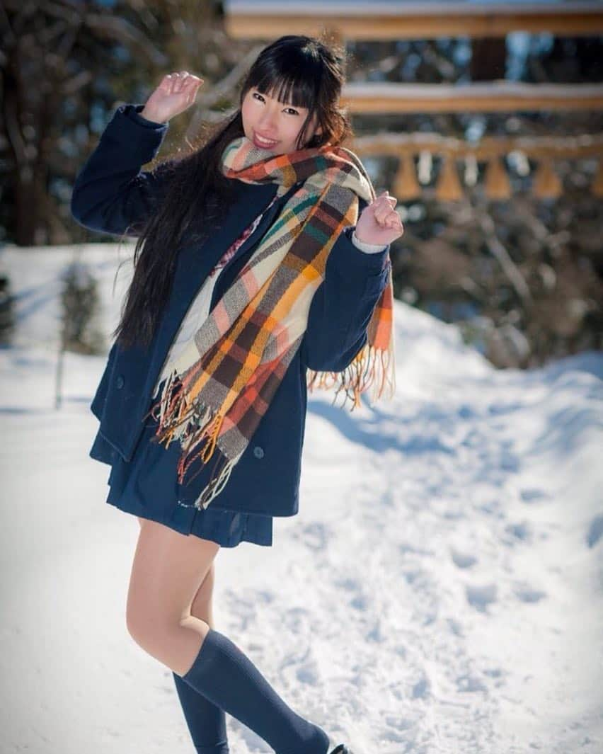 秋元るいさんのインスタグラム写真 - (秋元るいInstagram)「おはよう✨ 今年も雪撮行きたいなぁ(そわそわ) . . #snow #カメラマンさんと繋がりたい #制服 #雪撮 #kawaiigirl #japanesegirl #女子高生  #長野 #マシュマロ撮影会 #木崎湖 . . ❤️12月撮影会予定 16日 御茶ノ水1〜4部 17日 表参道1,2部 19日スタジオアマレッティ 1〜2,4〜8部 キャバドレスor部屋着or彼シャツ予定 22日川越私服早朝 a部 23日 みなとみらい 1〜3部 24日 クリスマスsp(ホワイトトナカイ) 5部 28日多摩センター 1〜4部 29日 新宿 1,3〜5部 . 🤲ビスコッティ @biscotti_0806 出勤予定🤲 8日17:00〜22:00 9日17:00〜22:00 24日 17:00〜22:00 🤲イベント予定🤲 30日 ノンバーコード展 セクシー写真集発売します！❤️」12月11日 9時06分 - akimoto_rui