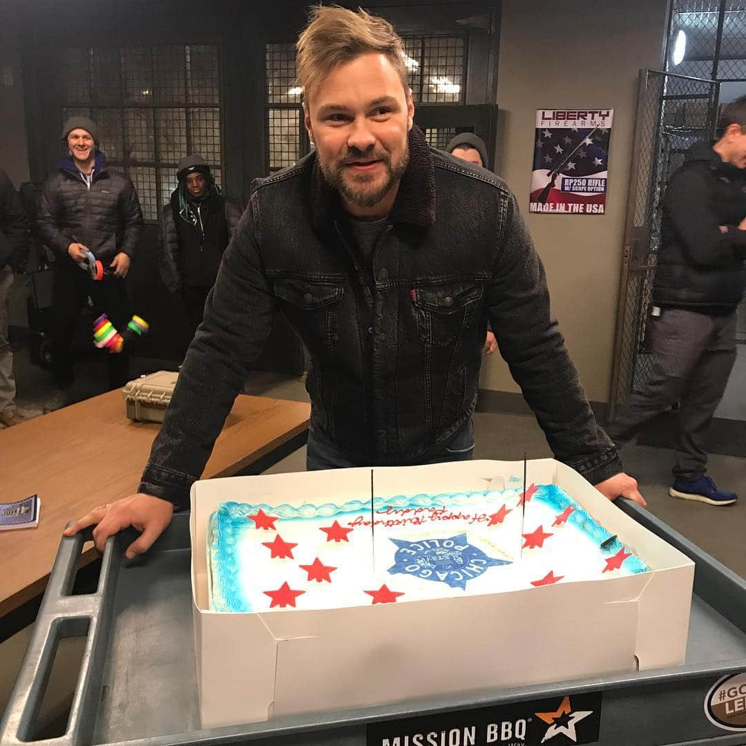 マリーナ・スコーシアーティさんのインスタグラム写真 - (マリーナ・スコーシアーティInstagram)「Happy birthday, Paddy cakes. 🎂 #besties #redwing #birthday #PatrickFlueger #marmar #binks #yourock」12月11日 10時11分 - marinasqu