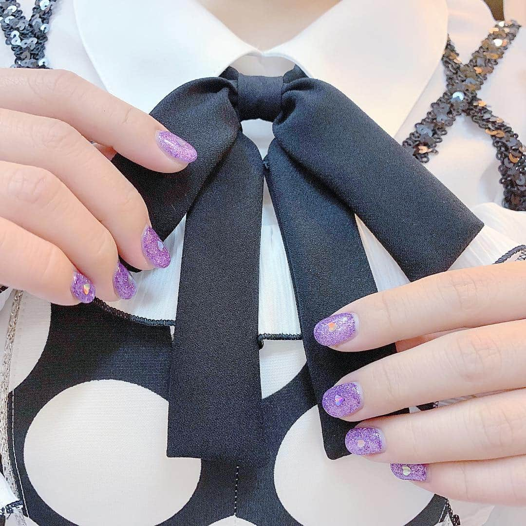 向井地美音さんのインスタグラム写真 - (向井地美音Instagram)「* now nail ラメがイルミネーションみたい🌟 #nails #handnail」12月11日 21時48分 - ___mion.m